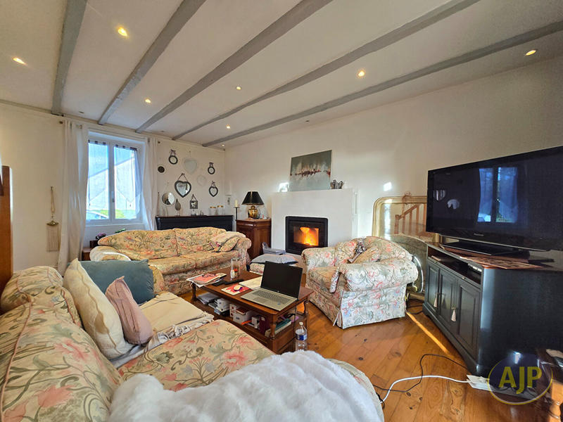 Maison - 111 m² - 6 pièces