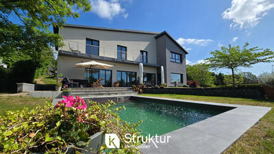 Villa - 280 m² - 9 pièces