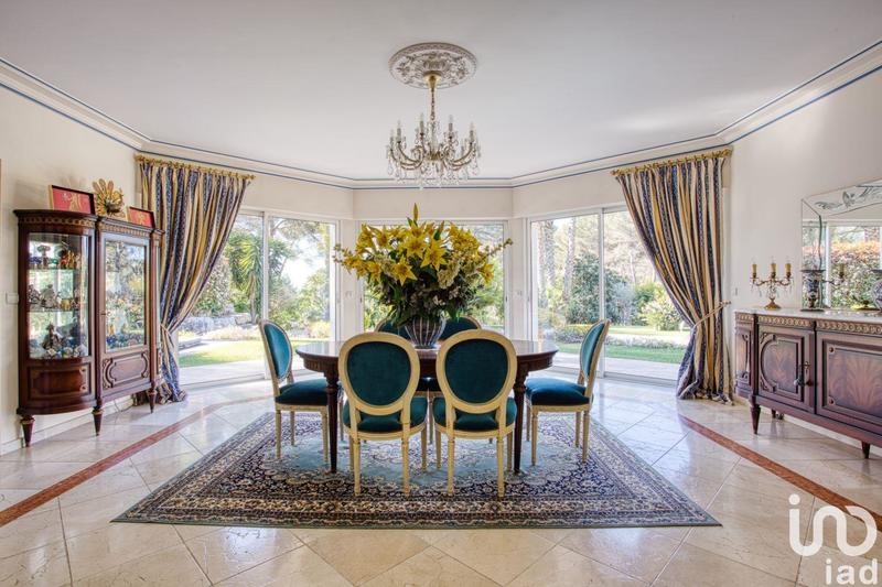 Maison - 500 m² - 7 pièces