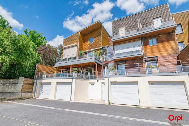 Appartement - 100 m² - 3 pièces