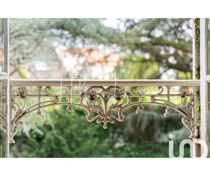 Maison - 240 m² - 10 pièces