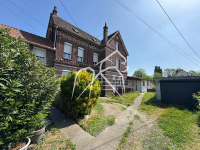 Maison - 255 m² - 10 pièces