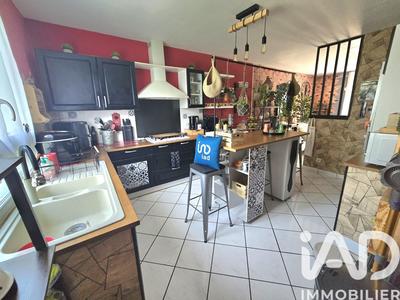 Maison - 111 m² - 6 pièces