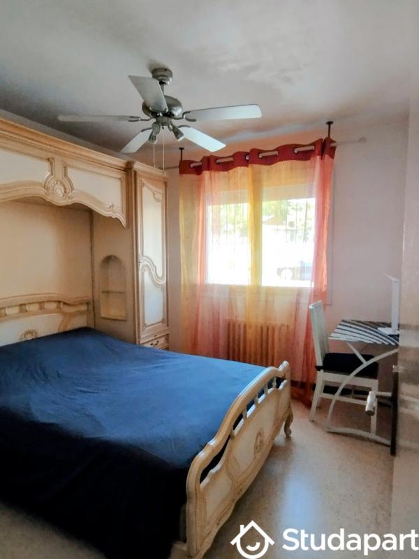 Chambre - 11 m² - 1 pièce