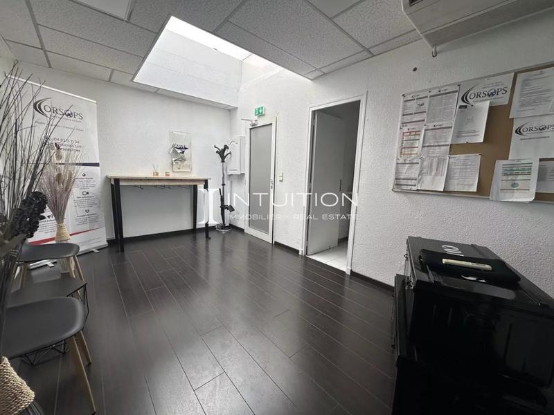 Local commercial - 78 m² - 4 pièces