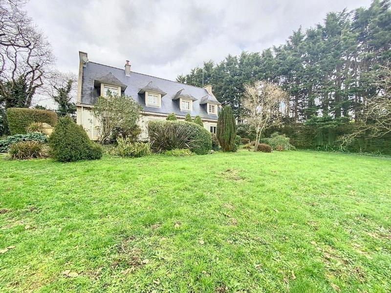 Maison - 228 m² - 6 pièces