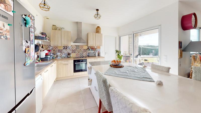 Maison - 140 m² - 5 pièces