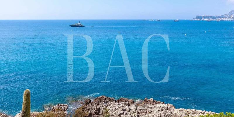 Villa - 1 000 m² - 10 pièces