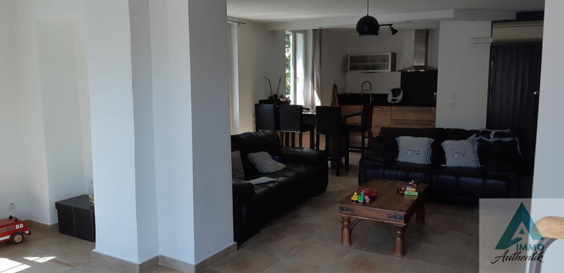 Appartement - 98 m² - 4 pièces