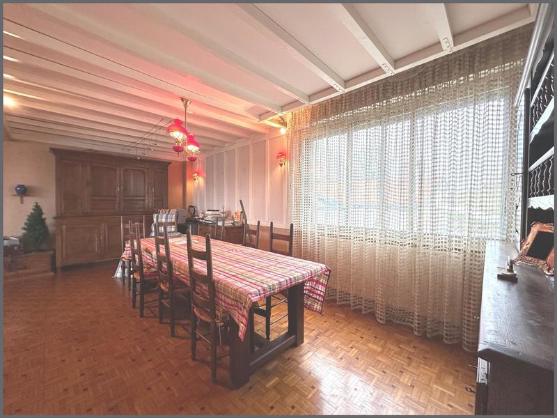 Maison - 226 m² - 7 pièces