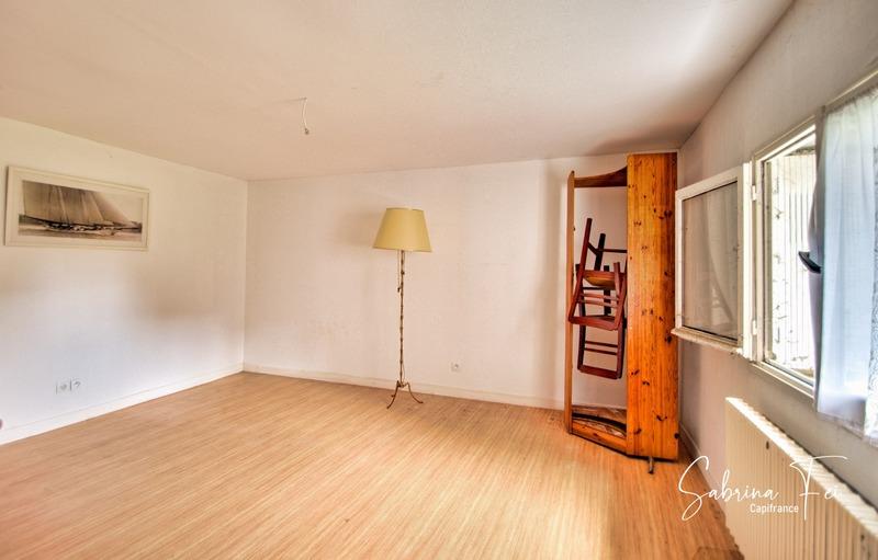 Propriété - 245 m² - 7 pièces