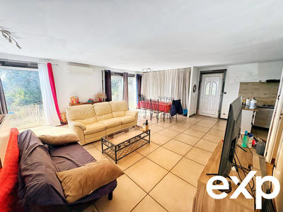 Maison - 167 m² - 8 pièces