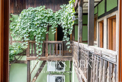 Maison - 850 m² - 20 pièces