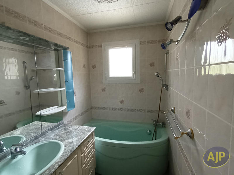 Maison - 102 m² - 5 pièces