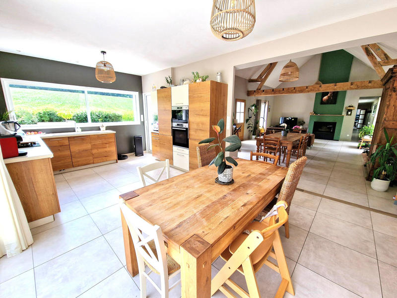 Maison - 193 m² - 6 pièces