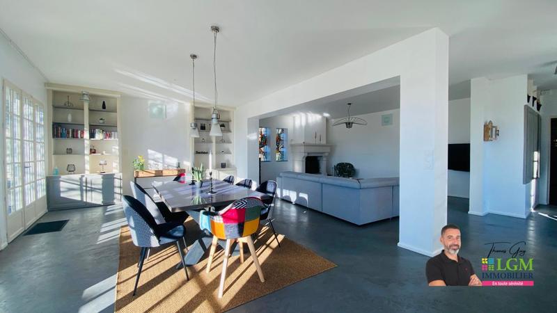 Maison - 255 m² - 6 pièces