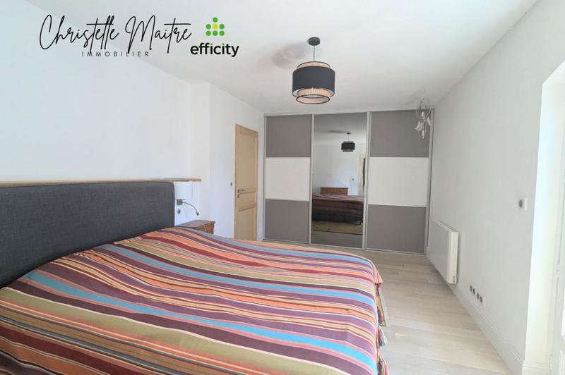 Maison - 333 m² - 10 pièces