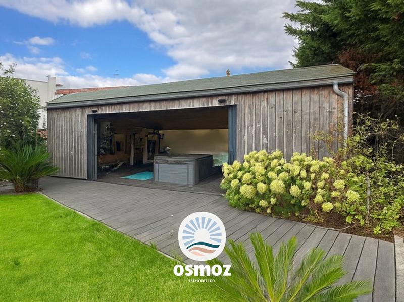 Maison - 236 m² - 6 pièces