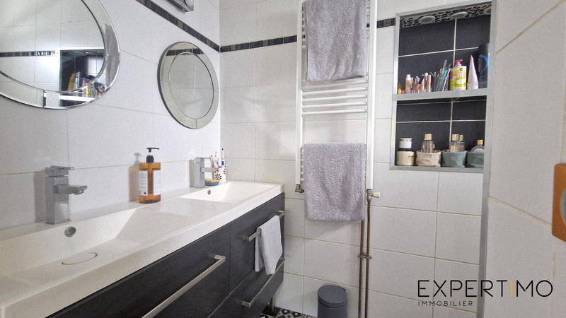 Maison - 139 m² - 6 pièces