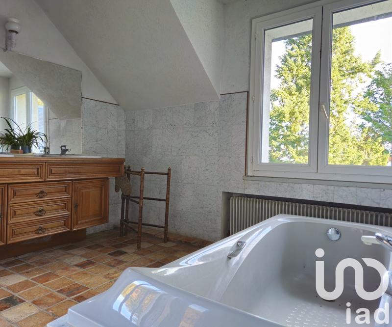 Maison - 212 m² - 7 pièces