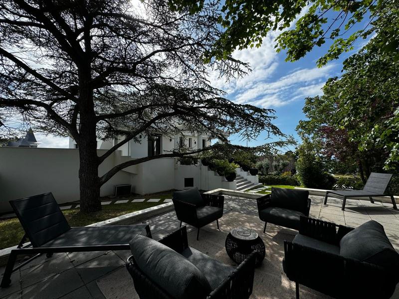 Maison contemporaine - 417 m² - 10 pièces