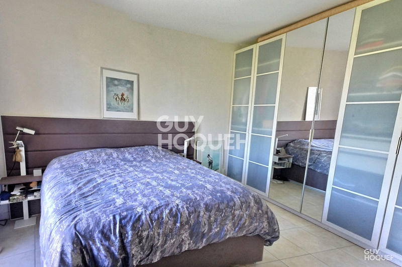 Maison - 220 m² - 9 pièces