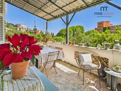 Appartement - 97 m² - 3 pièces