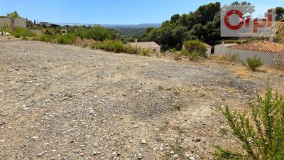 Terrain constructible - 1 100 m²