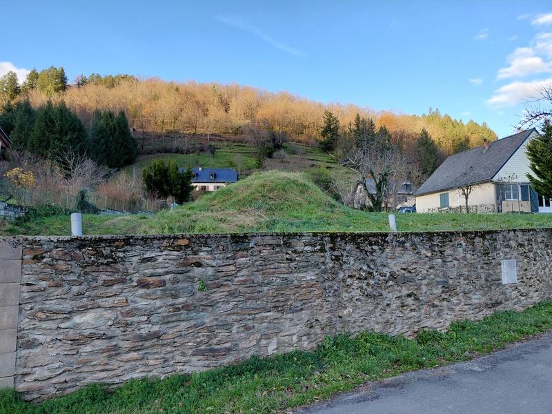 Terrain constructible - 1 898 m²