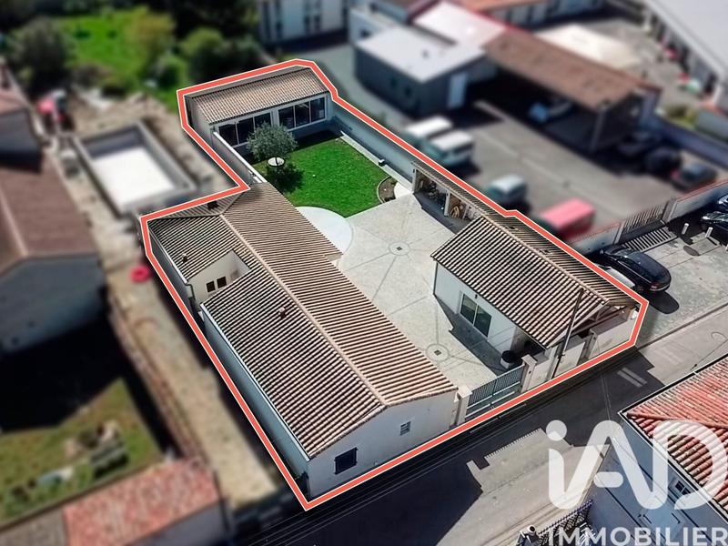 Maison - 212 m² - 8 pièces