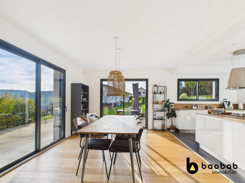 Maison - 122 m² - 4 pièces