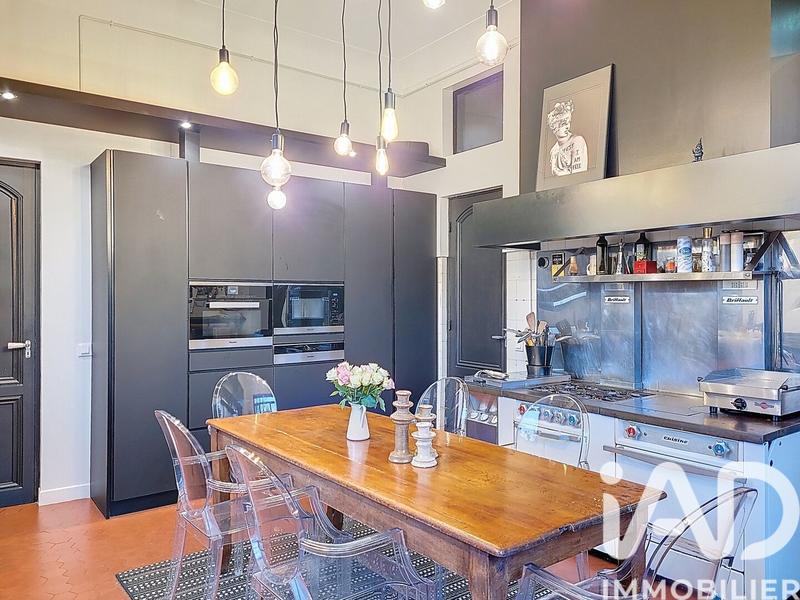 Maison - 415 m² - 13 pièces