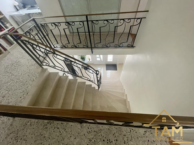 Maison - 186 m² - 10 pièces