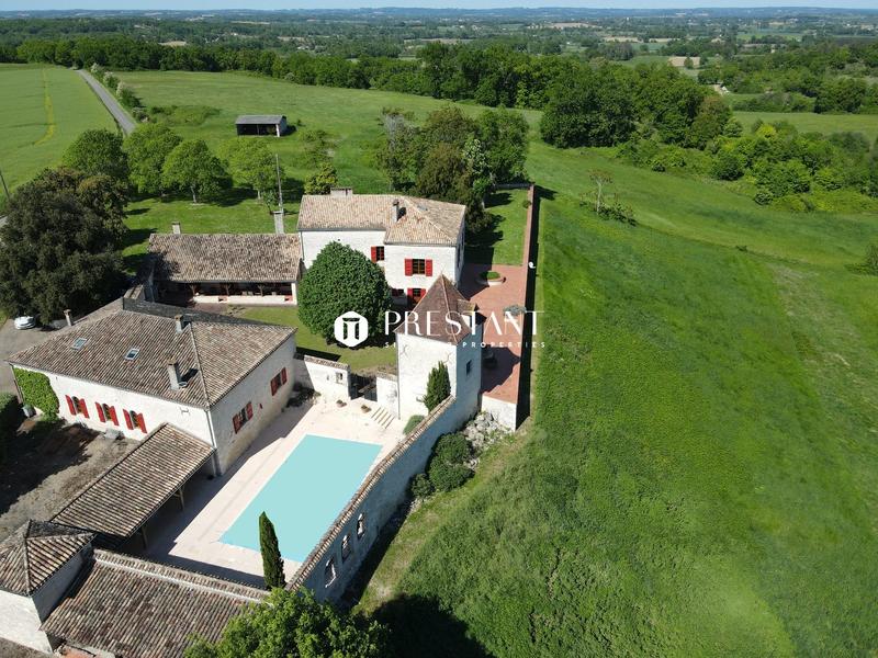 Maison de domaine - 800 m² - 14 pièces