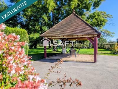 Maison - 210 m² - 10 pièces