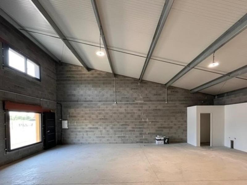 Bureau - 100 m² - 1 pièce