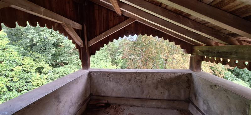 Maison - 1 500 m² - 40 pièces