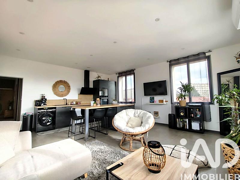 Loft - 72 m² - 4 pièces