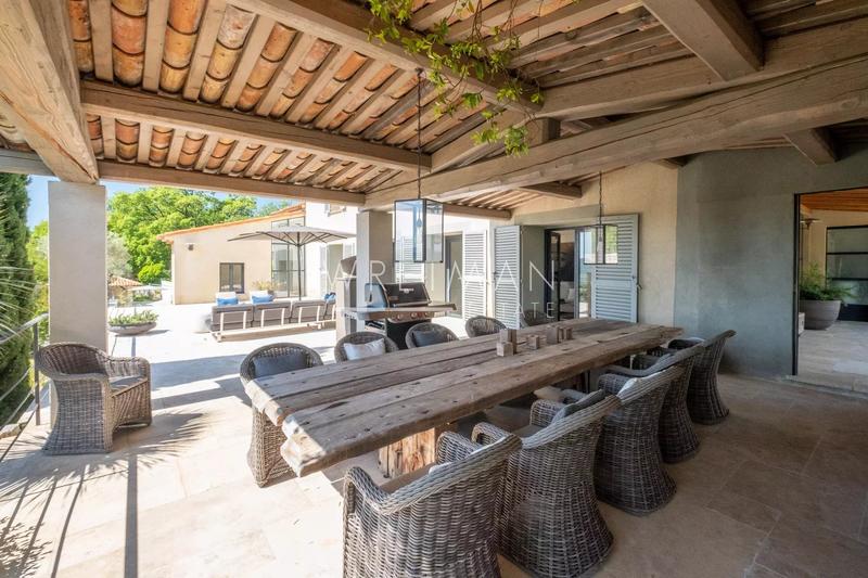 Villa - 320 m² - 7 pièces