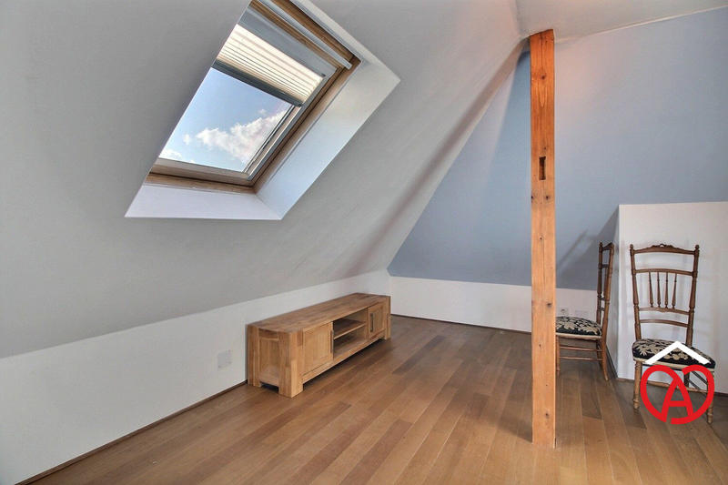 Maison - 216 m² - 8 pièces