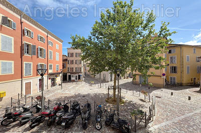 Appartement - 120 m² - 8 pièces