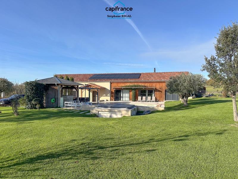 Propriété - 229 m² - 7 pièces