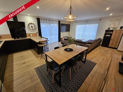 Maison traditionnelle - 103 m² - 6 pièces