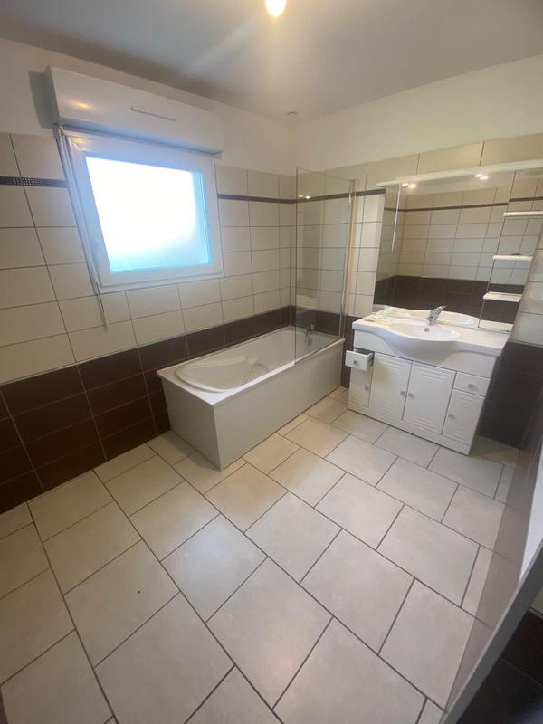 Maison - 102 m² - 4 pièces