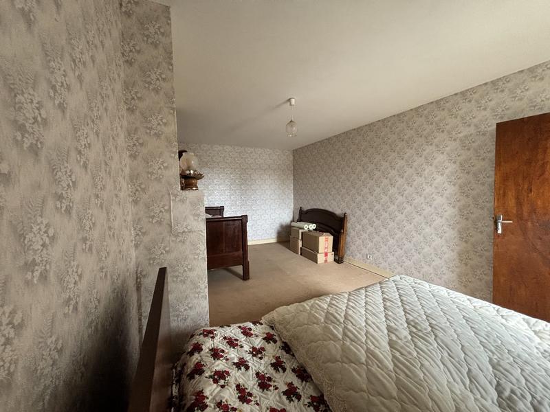 Maison - 186 m² - 8 pièces