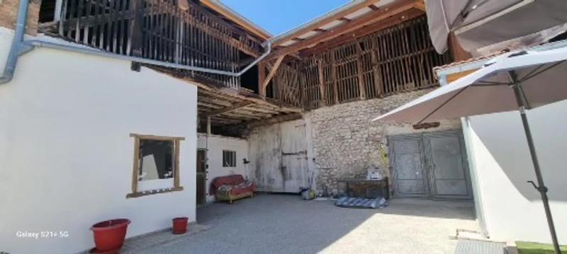 Maison - 206 m² - 7 pièces