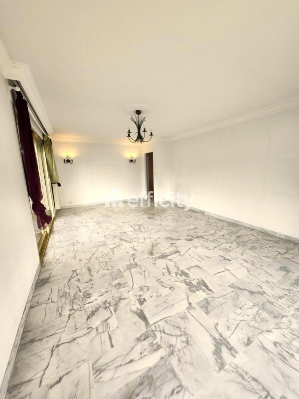 Appartement ancien - 81 m² - 3 pièces