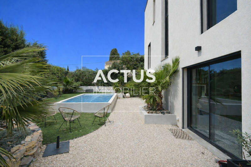 Maison - 169 m² - 7 pièces