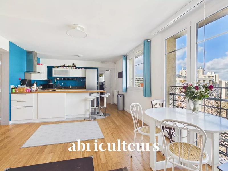 Appartement - 90 m² - 4 pièces