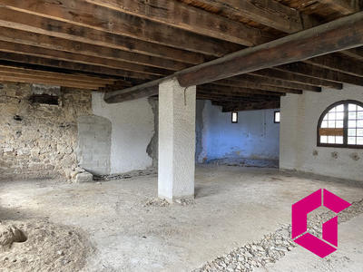 Maison - 340 m² - 10 pièces